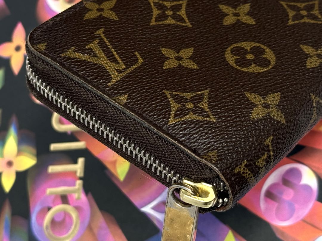 LOUIS VUITTONルイヴィトン　モノグラム　ジッピーウォレット　長財布