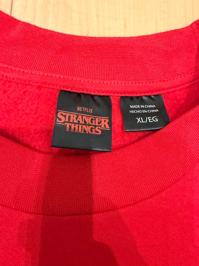 M*5様 ストレンジャーシングス 未知の世界/ WSQK スウェット レッド X