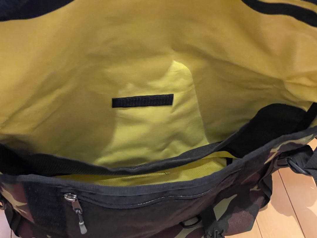 PAC DESIGNS Basic Slim メッセンジャーバッグ