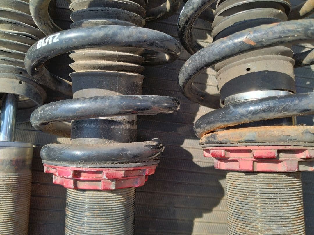 BLITZ製 サスペンションキット