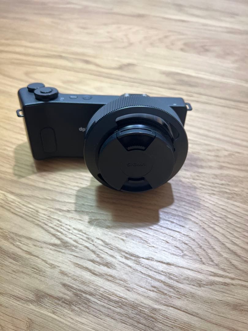 SIGMA デジタルカメラ dp2Quattro ※フード付き/充電器無し
