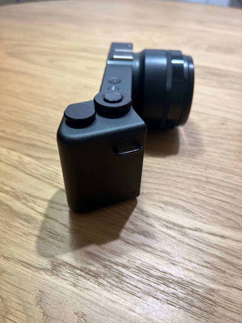 SIGMA デジタルカメラ dp2Quattro ※フード付き/充電器無し