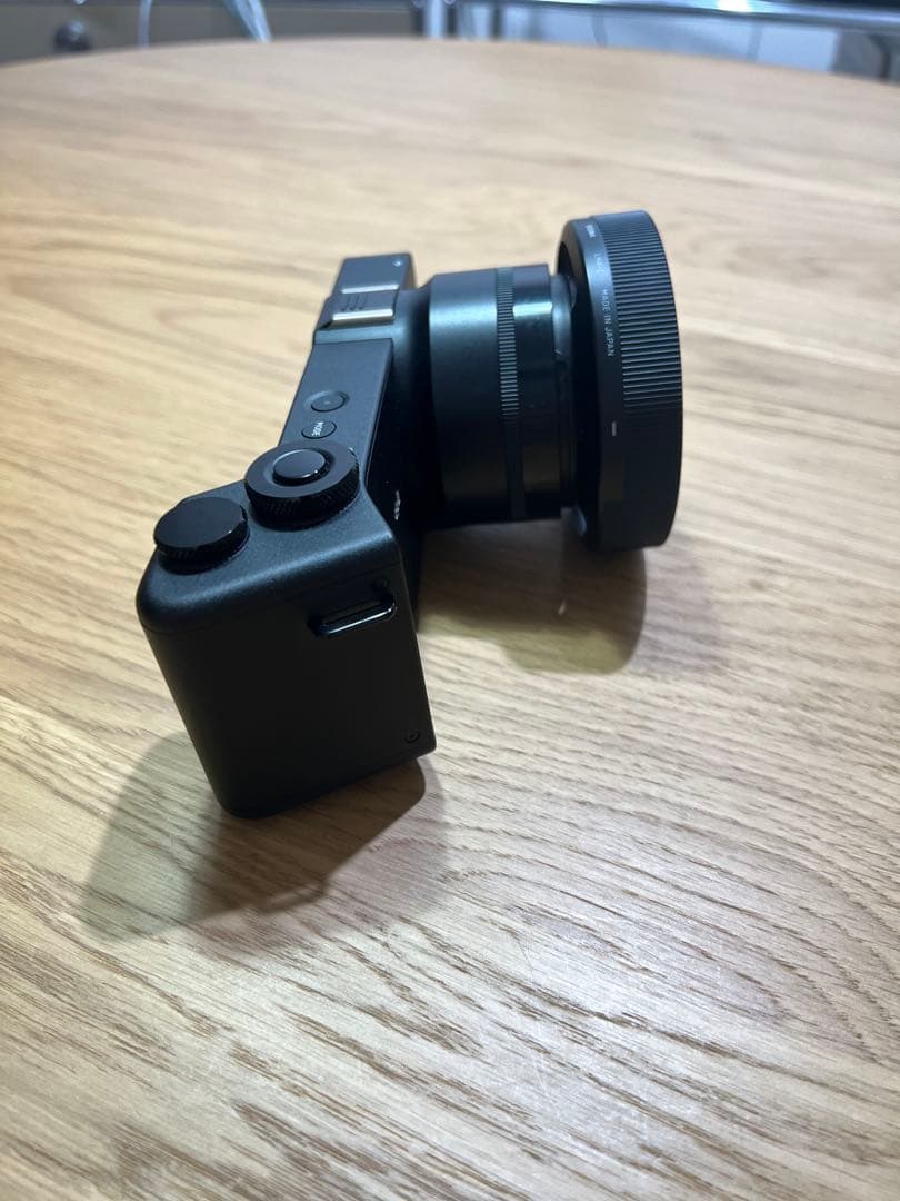 SIGMA デジタルカメラ dp2Quattro ※フード付き/充電器無し