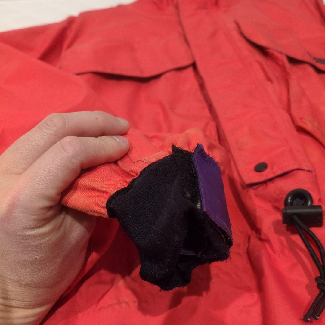 Patagonia アウター 赤色