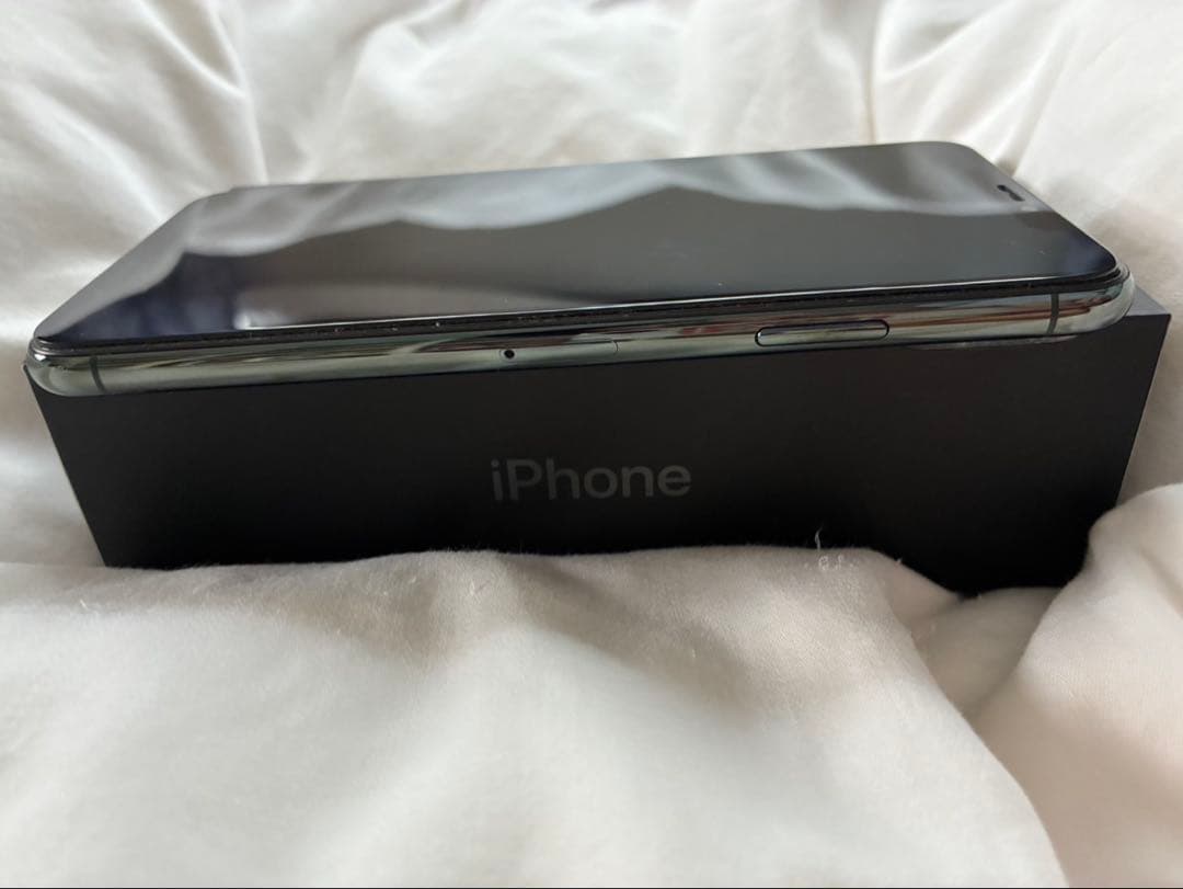 【極美中古】iPhone11Pro Max 256GB ミッドナイトグリーン