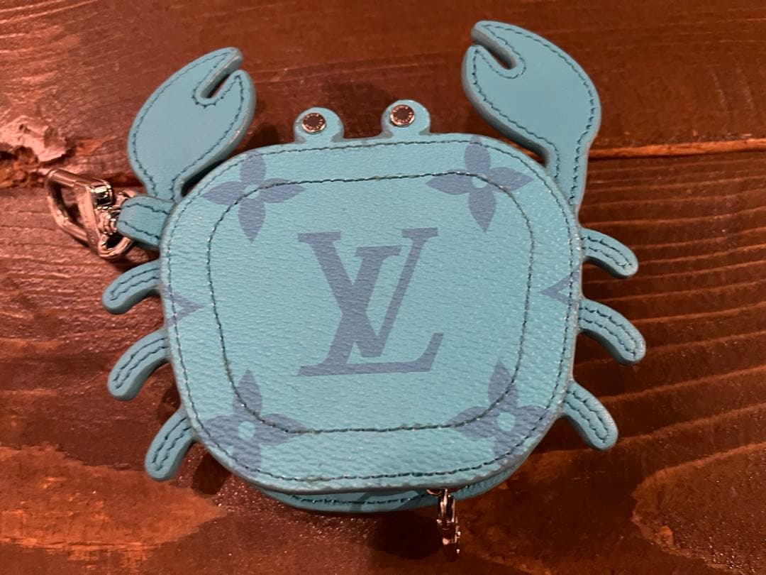 期間限定値下げバッグチャーム・LV カニモチーフ ブルー（中古）