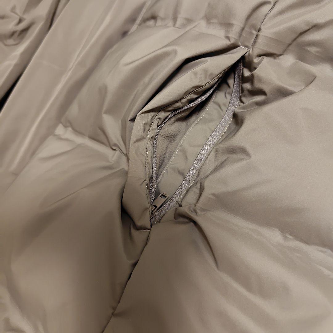 ユニクロ　シームレスダウンショートコート