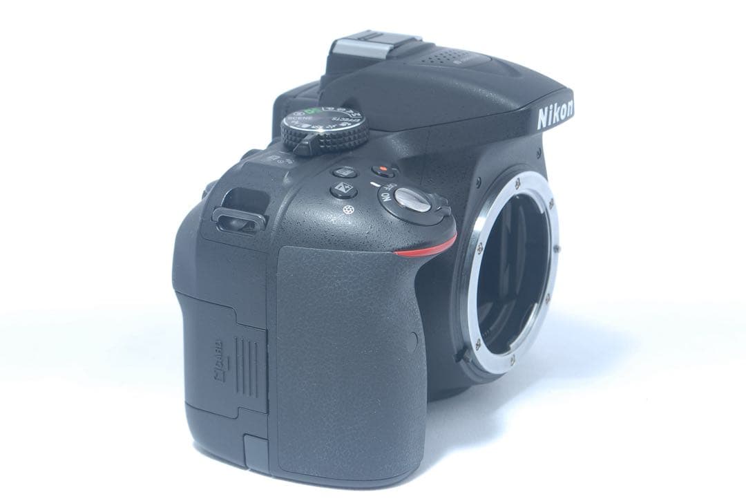 ニコン♥️一眼レフ♥️人気機種♥️ダブルレンズ♥️迷ったらコレ♥️完璧セット♥️Nikon