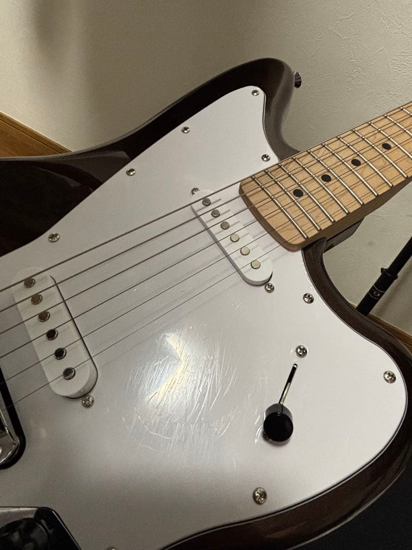 Squier Affinity Series Jaguar メタリックブラウン