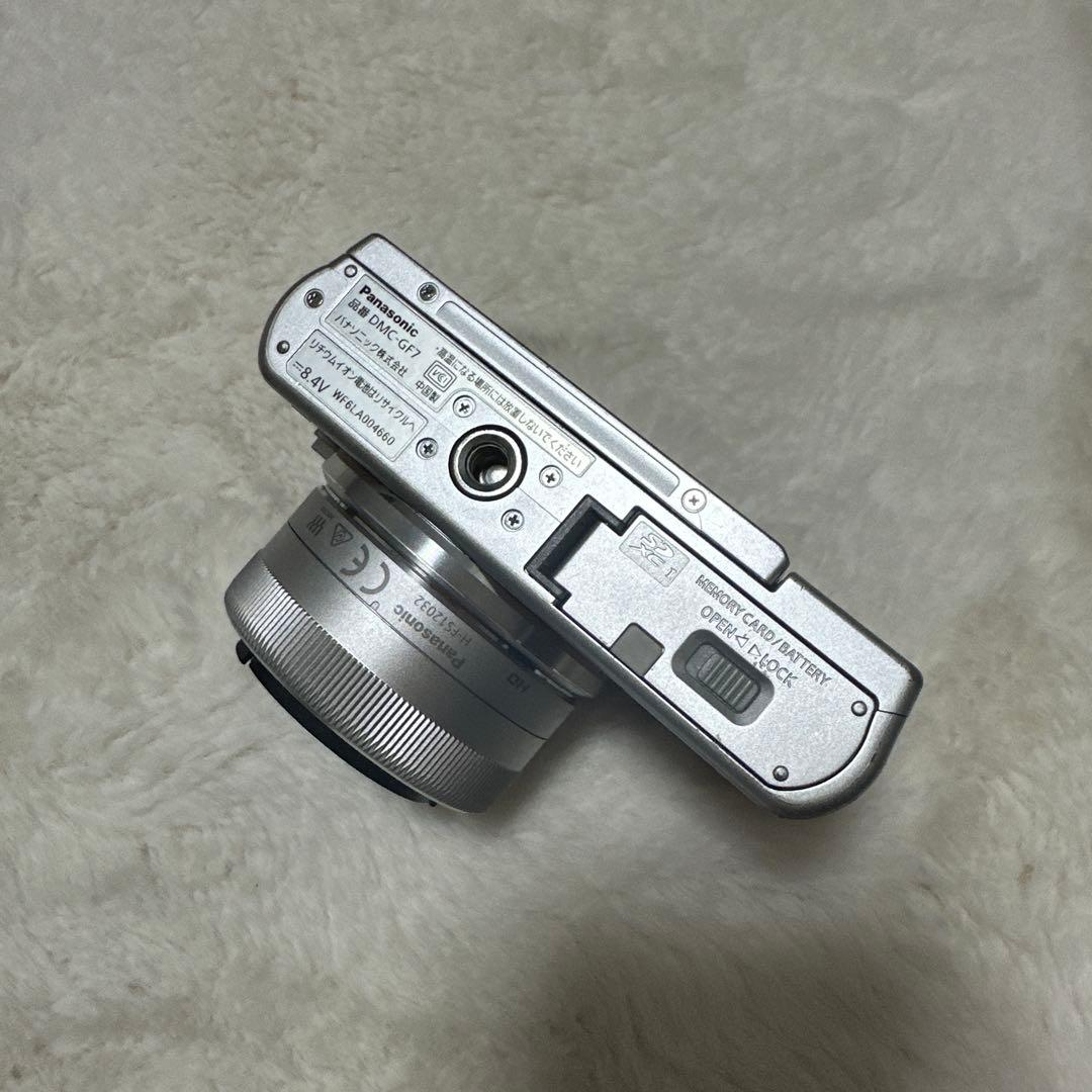 LUMIX ミラーレス一眼カメラ 本体とレンズ