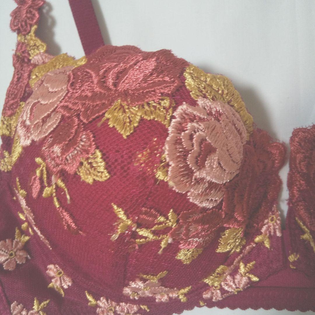 【未使用】ワコール サルート ブラ、ショーツ、ガーターベルトセット ワインレッド