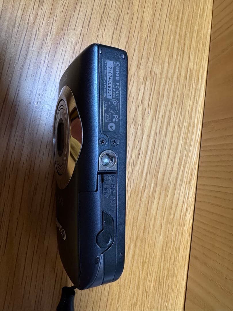 Canon キャノン IXY 10S デジカメ　タッチパネル　ケースのおまけ付き