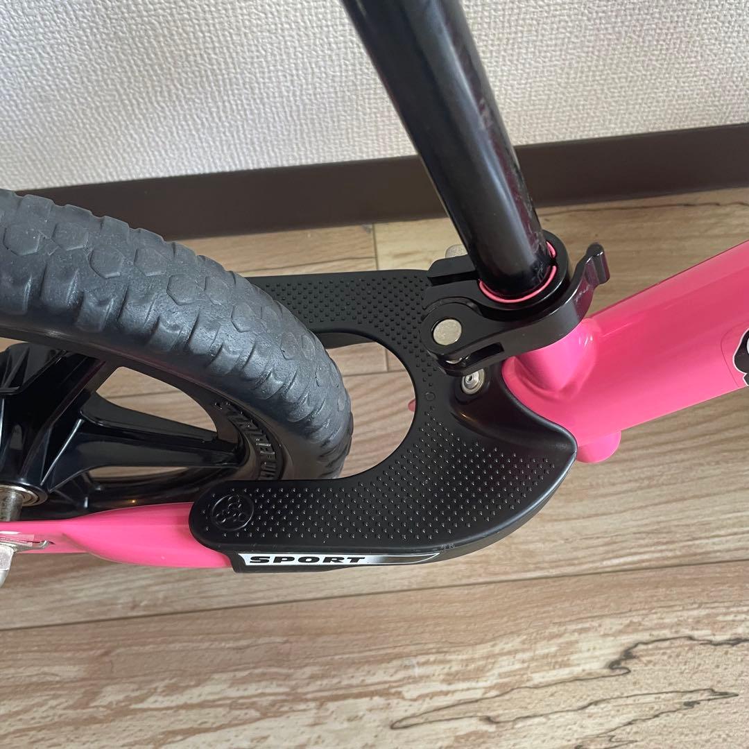良品 ストライダー 12インチ キックバイク ピンク 桃色 運動 自転車