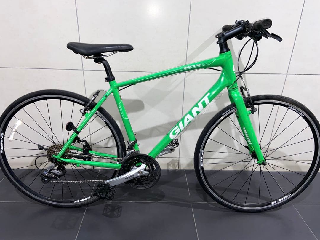 美品！GIANT ESCAPE RX3 クロスバイク　ジャイアント　エスケープ