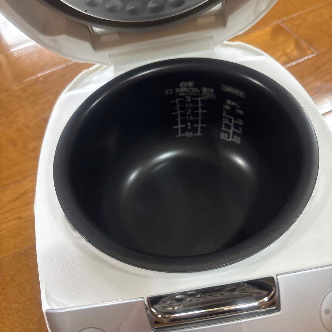 タイガー　マイコン炊飯ジャー焚きたて　JPF-A550 3号炊き