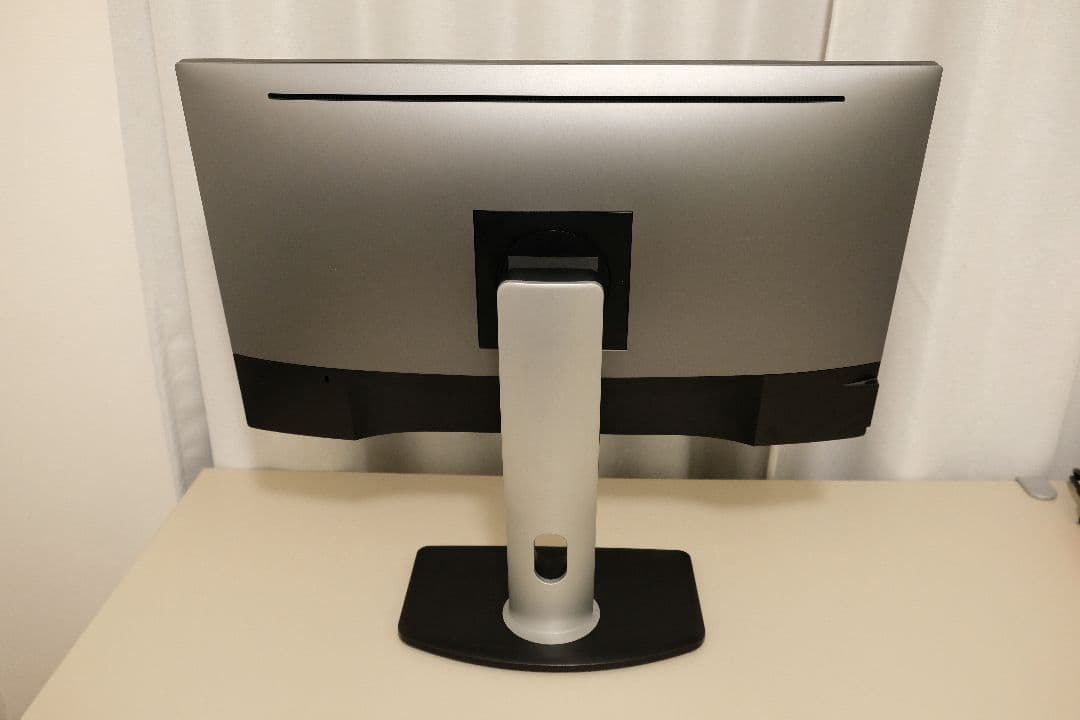 Dell 25インチ WQHD モニター U2518D