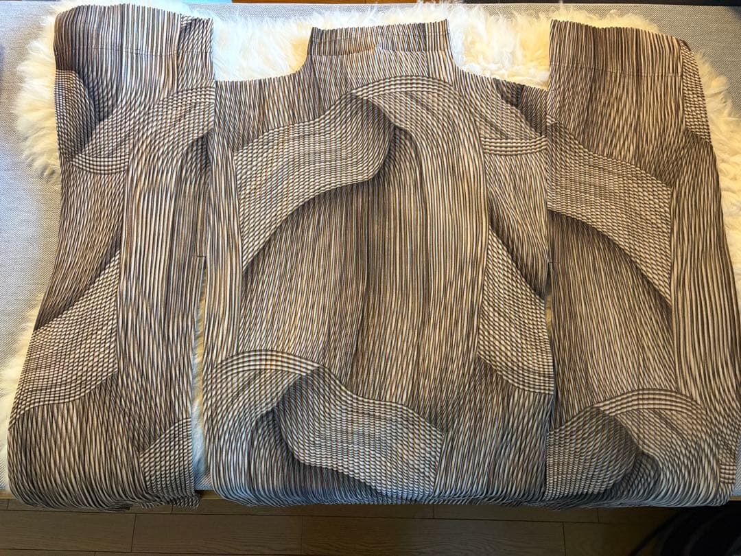 HOMME PLISSÉ ISSEY MIYAKE トップス