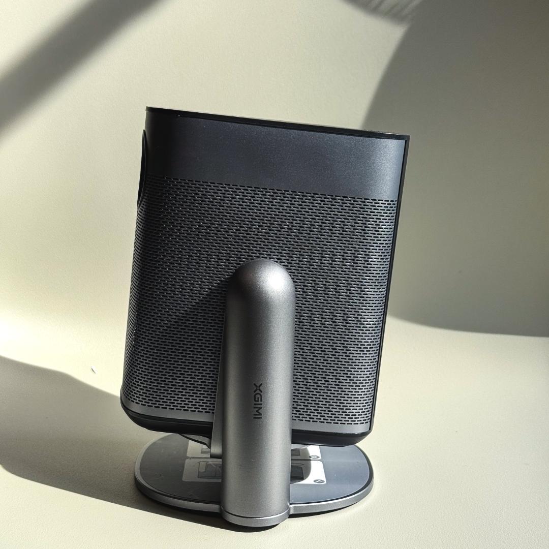 XGIMI Halo+ スタンド付き | 高輝度/スピーカー内蔵/静音