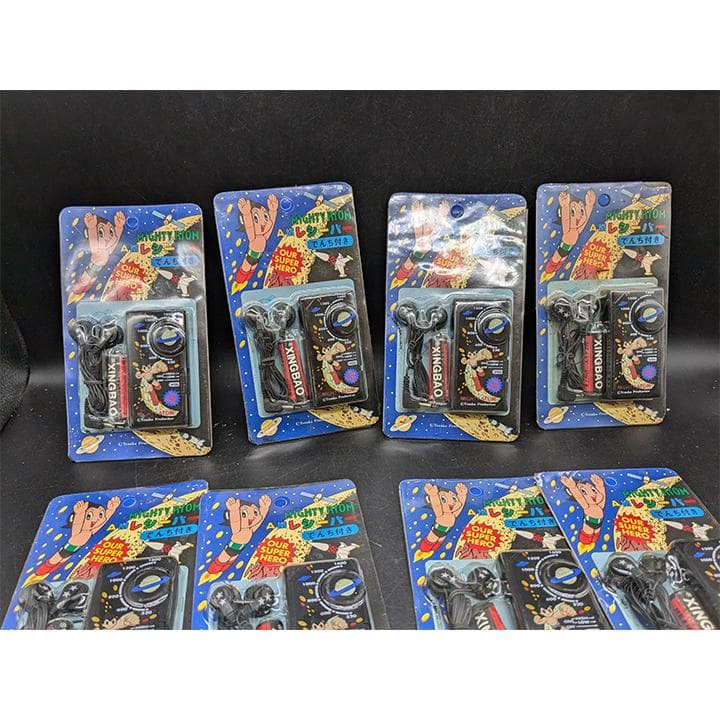 J54 サンリオ SANRIO AMラジオ 鉄腕アトム レトロ 電池式 希少品