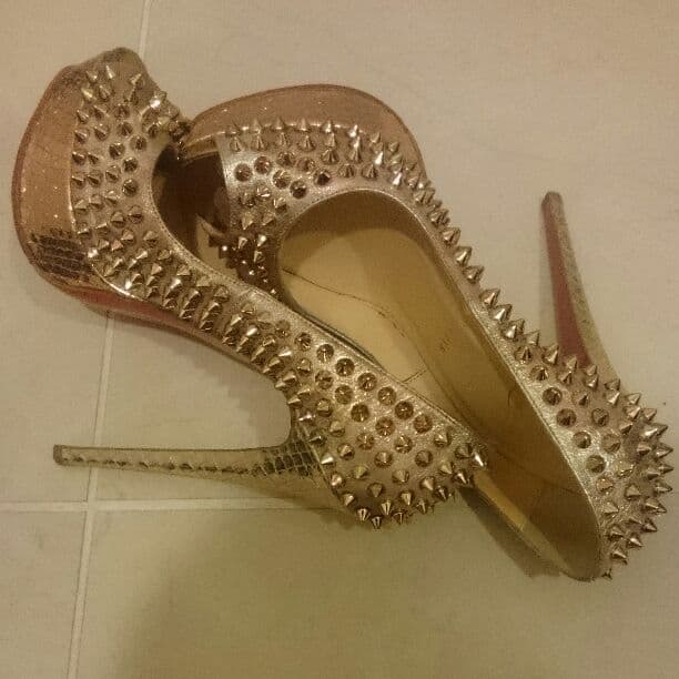 クリスチャンルブタン。ゴールドレディピープ