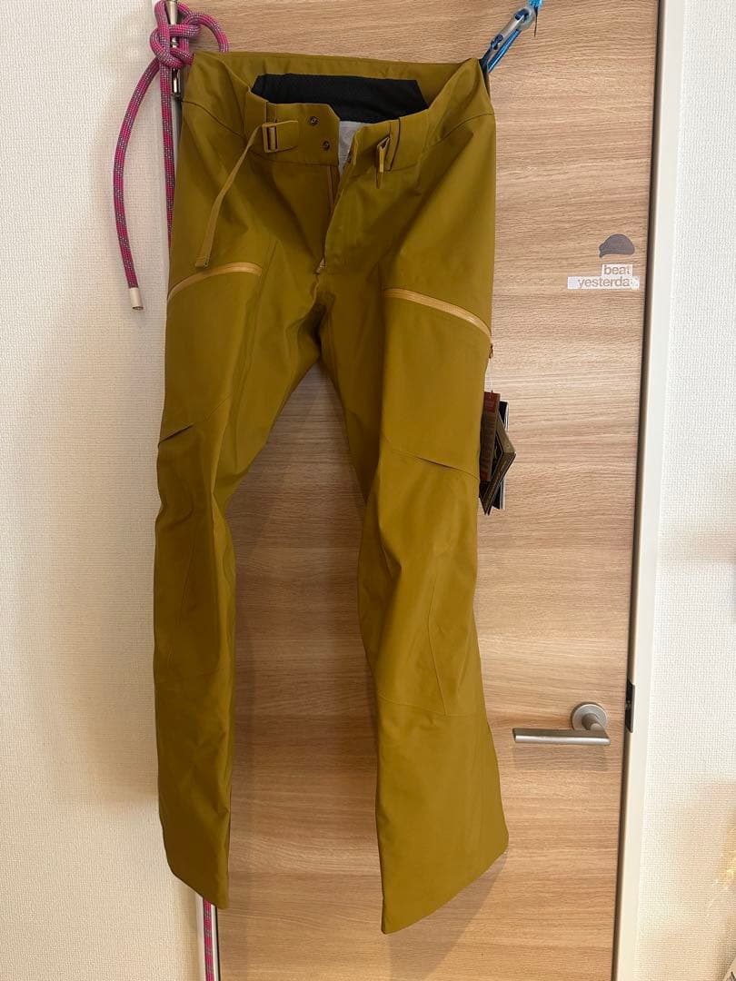 「ゆう」【新品未使用】W's Arc'teryx センチネルARパンツ