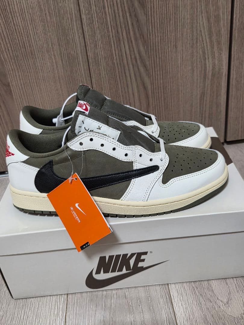 Travis Scott Air Jordan 1 Low リバースオリーブ