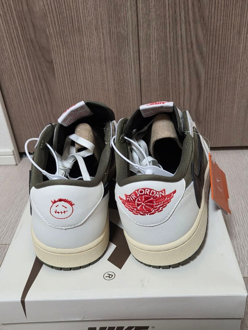 Travis Scott Air Jordan 1 Low リバースオリーブ