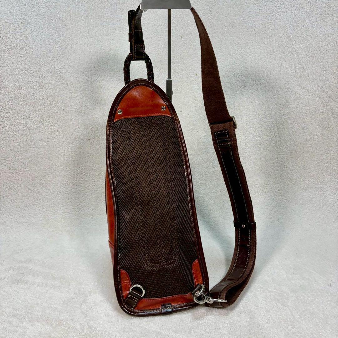 【極美品✨】キーファーノイ　最高級ボディバッグ　チャオ イタリア本革　斜め掛け