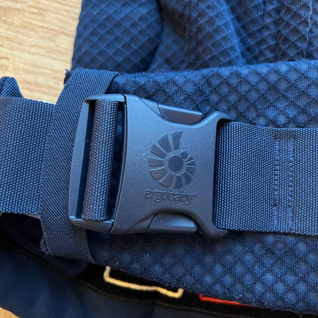 Ergobaby OMNI Breeze オムニ ブリーズ　抱っこ紐　ネイビー