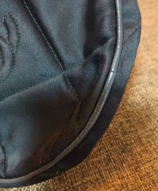 CHANEL ブラック ショルダーバッグ タッセル付き