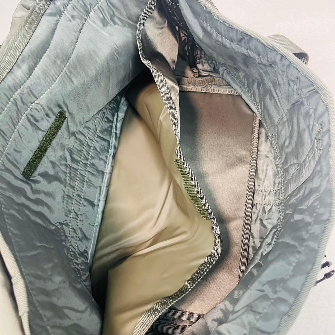 未使用に近い　Luggage Label オリーブグリーン メッセンジャーバッグ