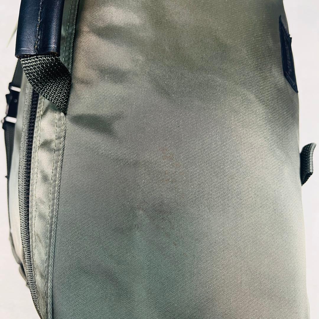 未使用に近い　Luggage Label オリーブグリーン メッセンジャーバッグ