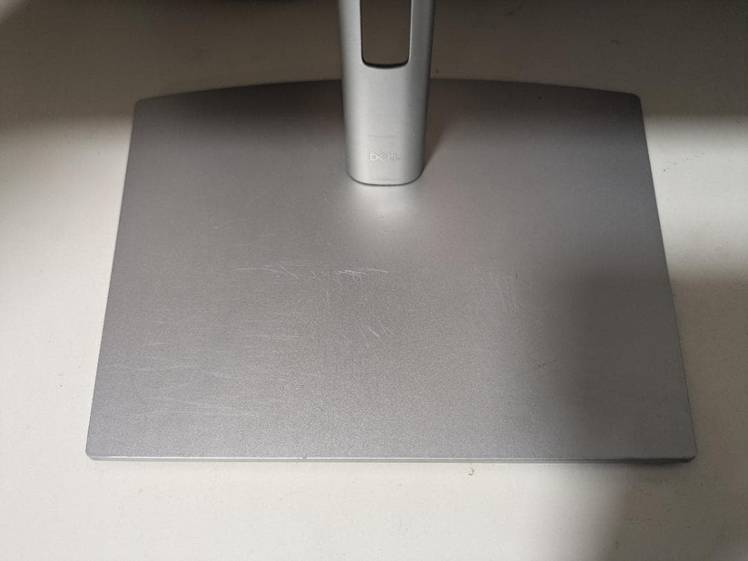 Dell P3222QE 31.5インチ 4K USB-C HUB モニタ－