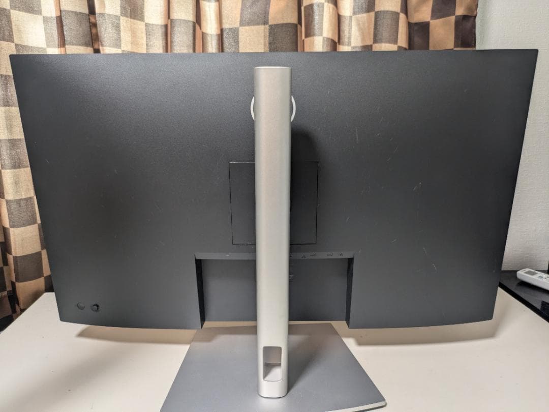 Dell P3222QE 31.5インチ 4K USB-C HUB モニタ－