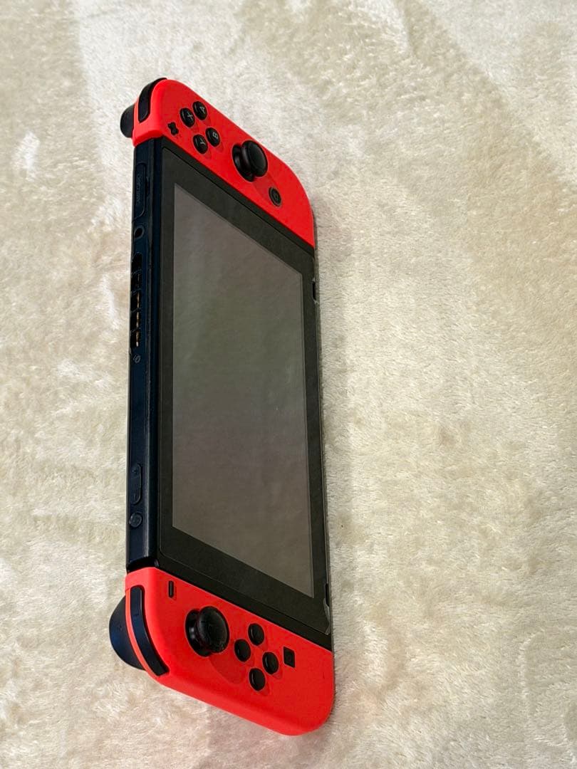 Nintendo Switch 本体 赤ストラップ付き