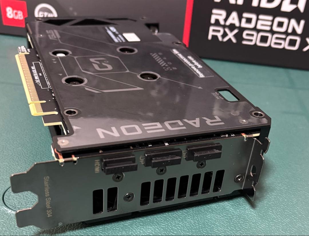 グラフィックボード・グラボ・ビデオカード ASUS Radeon RX 9060 XT 8GB DUAL