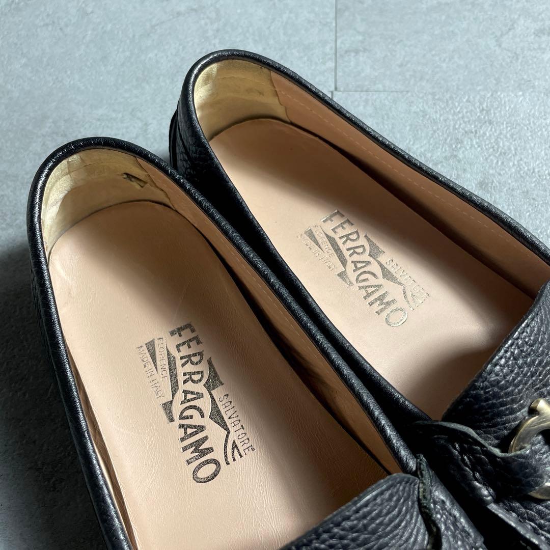 美品✨ フェラガモ ローファー ガンチーニ シボ革 シルバー金具 ブラック