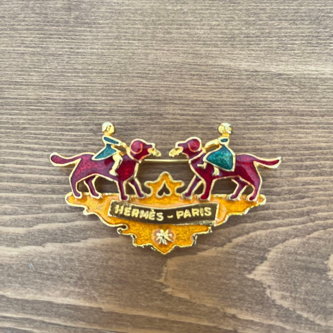 タイムセール！エルメス　少女と犬のブローチ