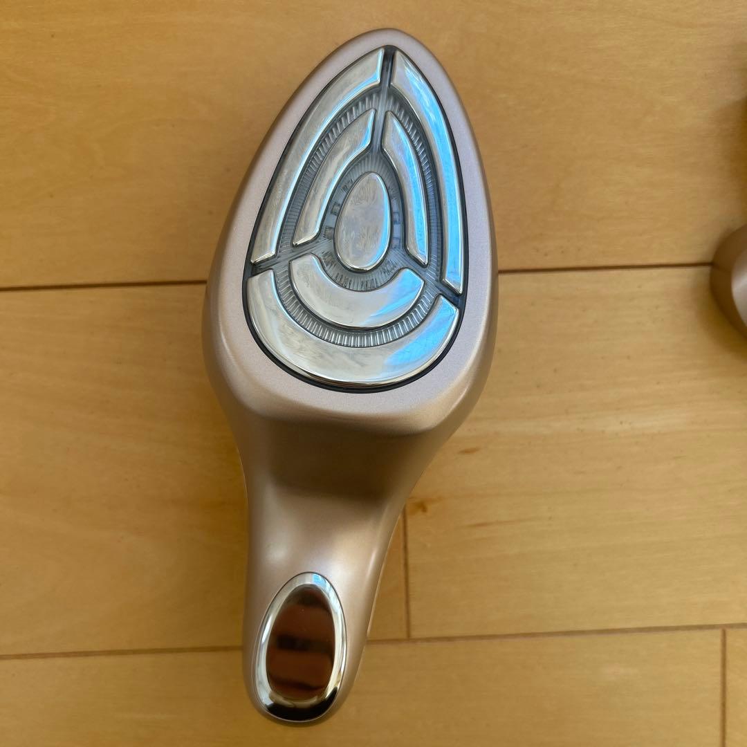 美顔器　メラボン　IKKO