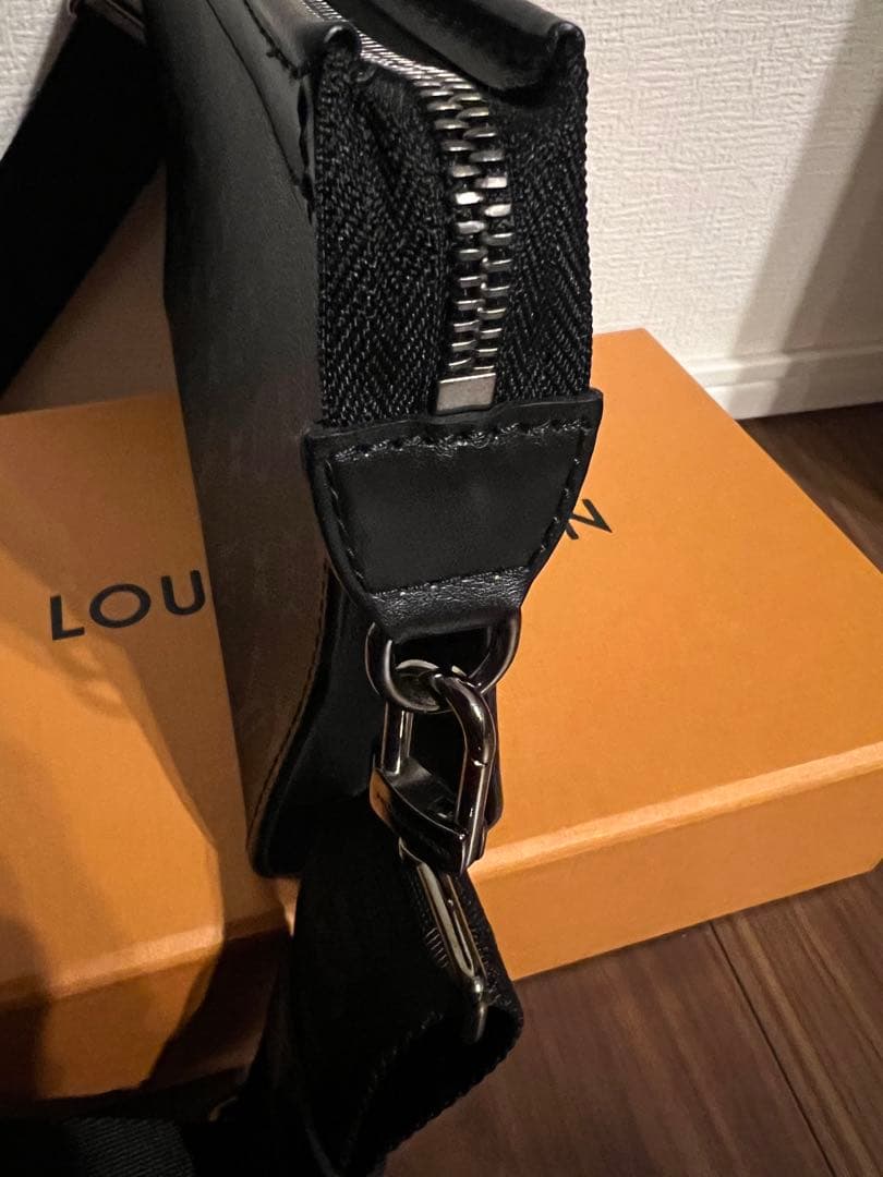 ルイヴィトン M81124 ガストンウエアラブルウォレットショルダーバッグ