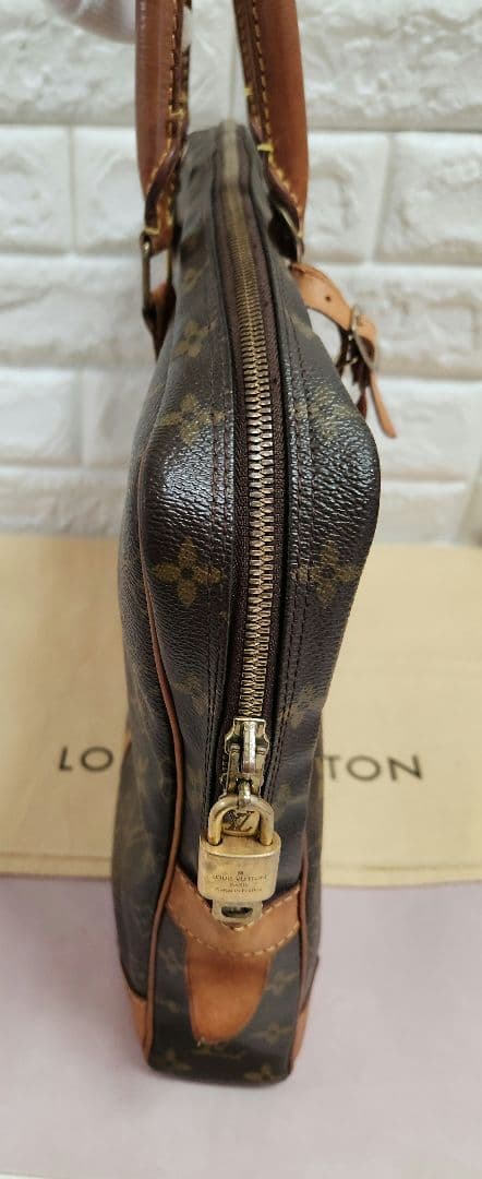 【hiro※】ルイヴィトン モノグラム ポルトドキュマン ヴォワヤージュ