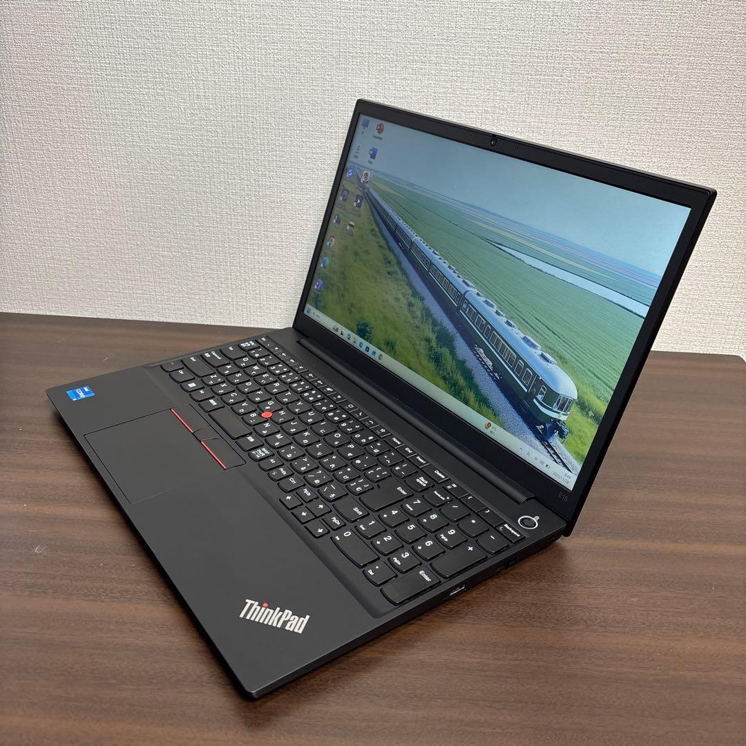 展示機レベル美品！起動時間約10秒！ThinkPad高性能15.6型ノート