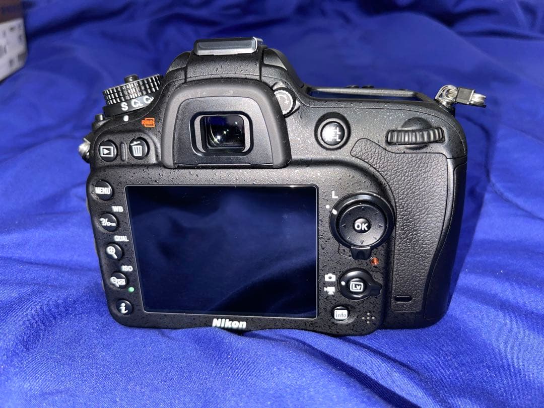 最終価格 Nikon D7200 一眼レフカメラ 18-140mmレンズ付き