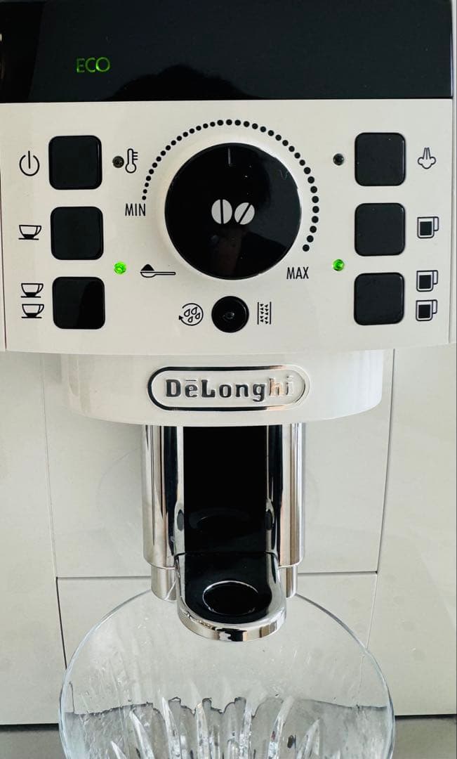 【2024/10購入】DeLonghi ECAM22112W マグニフィカS