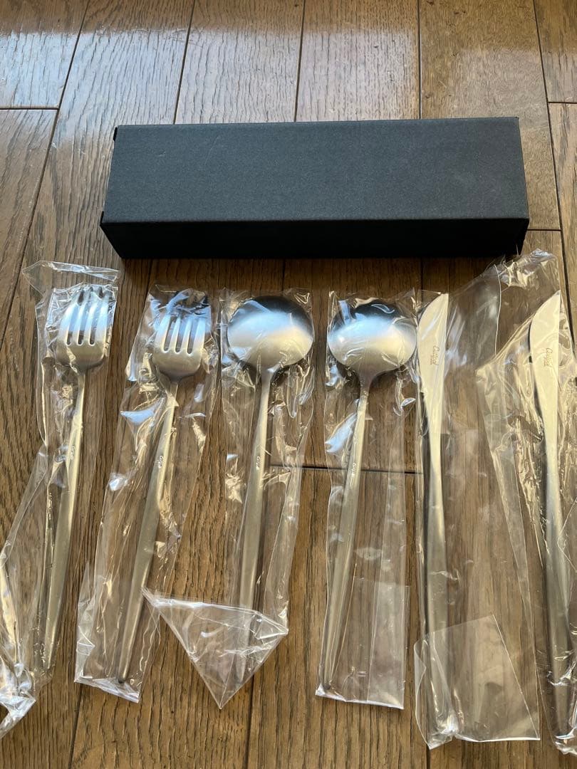 クチポール　ステンレス製ディナーカトラリーセット