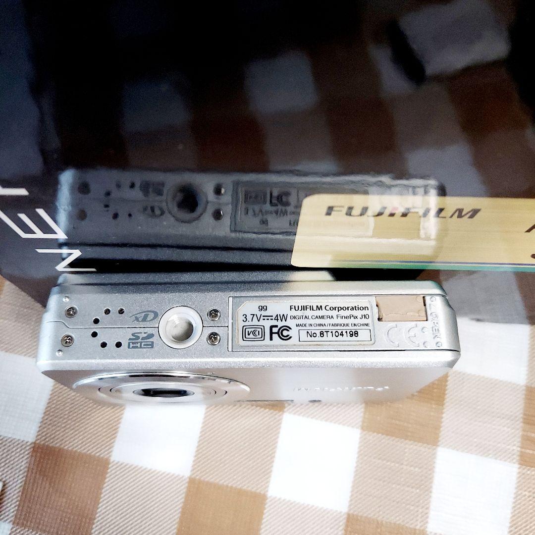 FinePix J10　動作確認済み　デジタルカメラ　富士フイルム　デジカメ