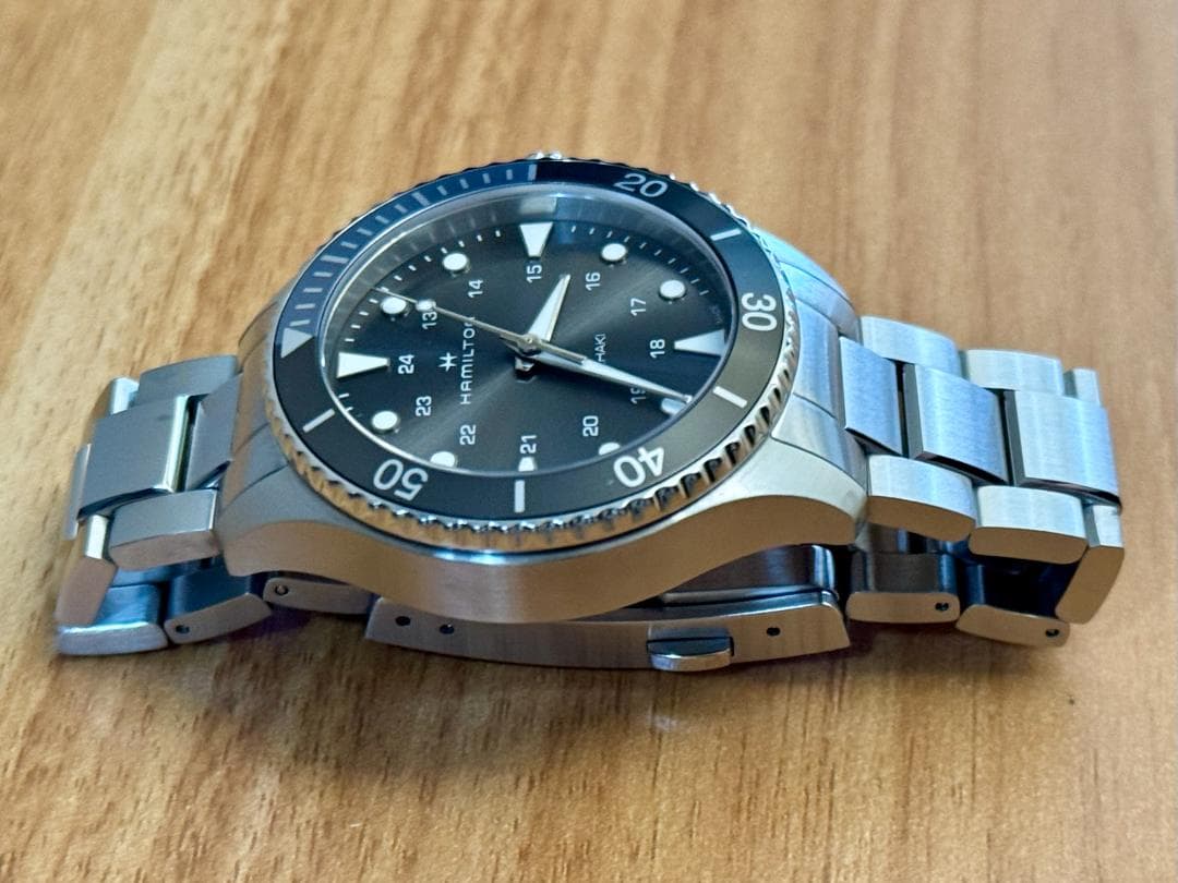 【HAMILTON】カーキネイビー Scuba Quartz H82211181