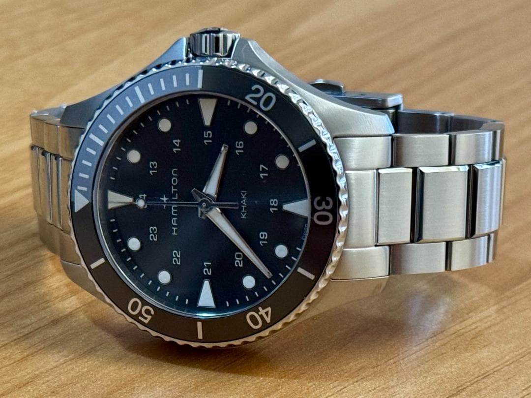 【HAMILTON】カーキネイビー Scuba Quartz H82211181