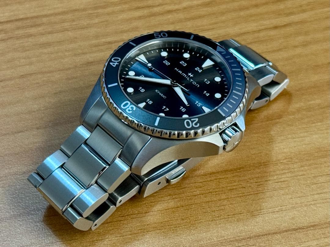 【HAMILTON】カーキネイビー Scuba Quartz H82211181
