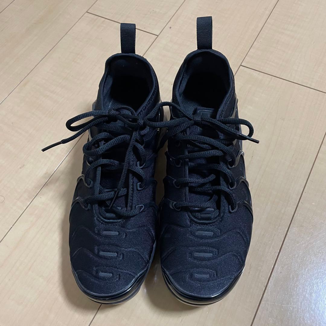 ナイキNIKE Air Vapormax plus トリプルブラック　25.5